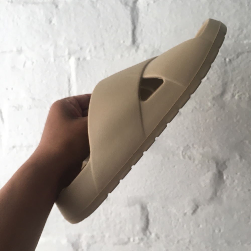 GAP Beige Crisscross Slide Sandals - Picture 3 of 12